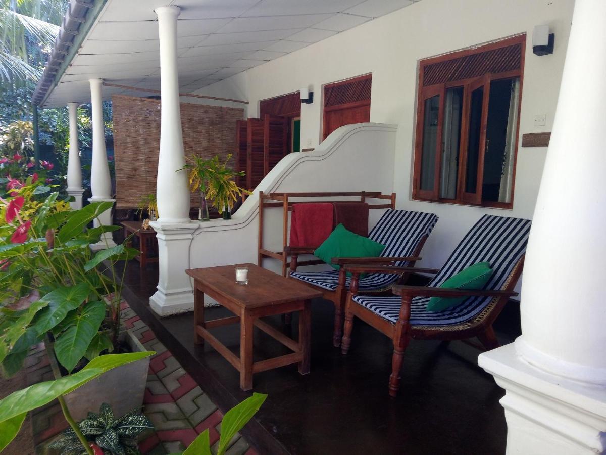 Sansala Guesthouse & Restaurant Тангалла Экстерьер фото