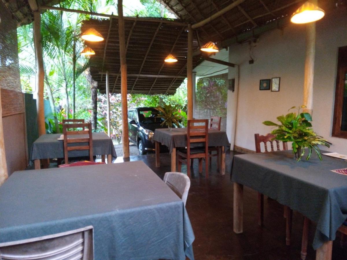Sansala Guesthouse & Restaurant Тангалла Экстерьер фото