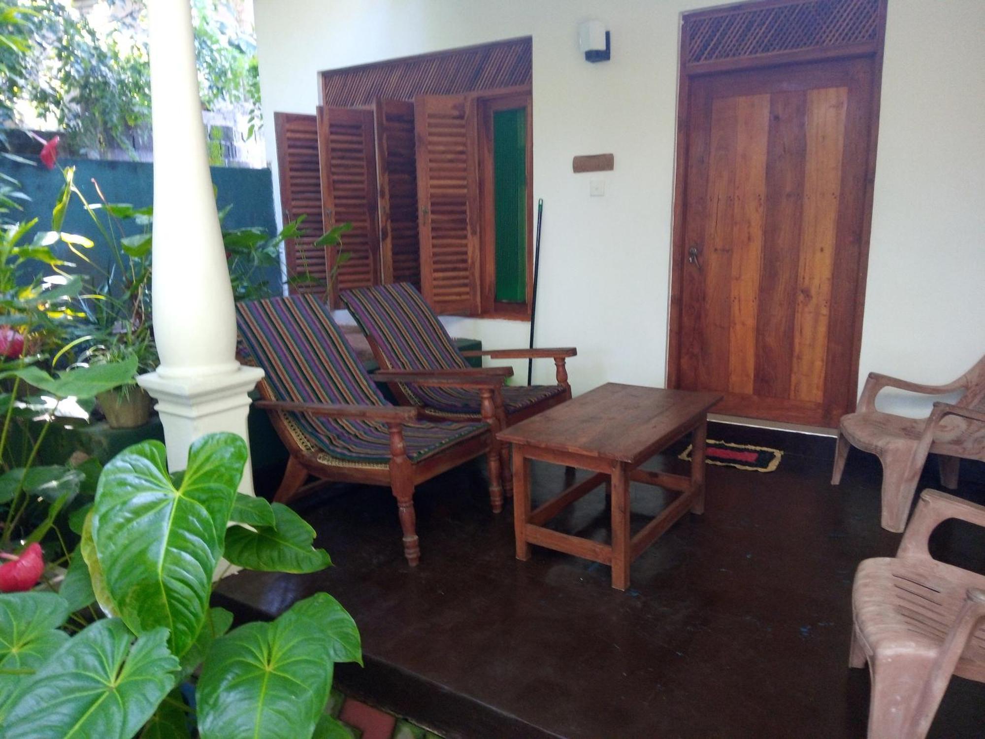 Sansala Guesthouse & Restaurant Тангалла Номер фото