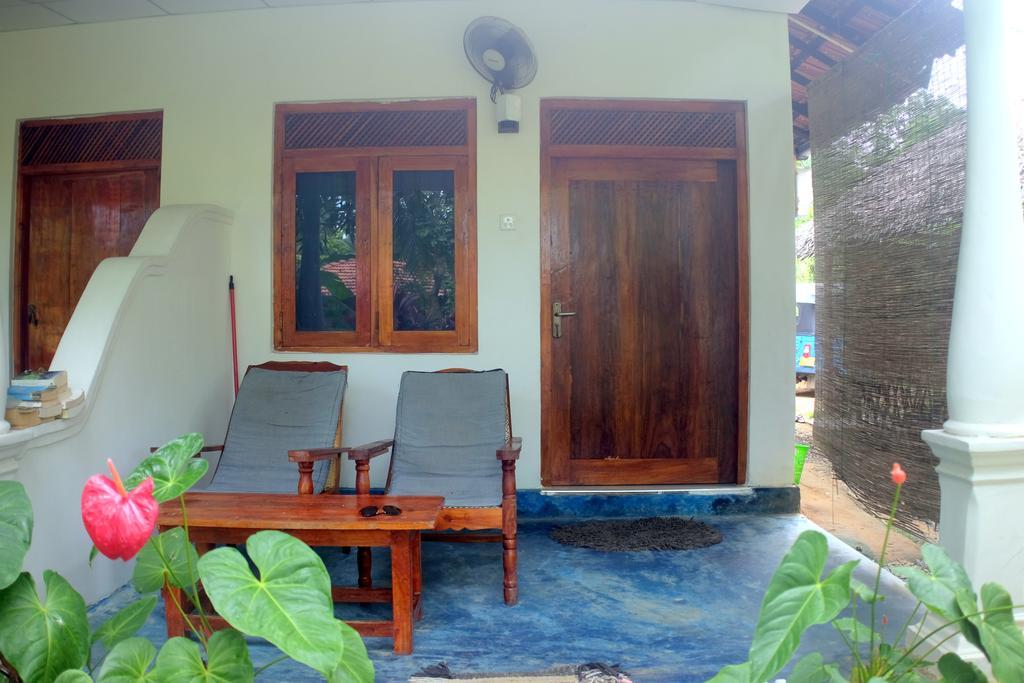 Sansala Guesthouse & Restaurant Тангалла Экстерьер фото