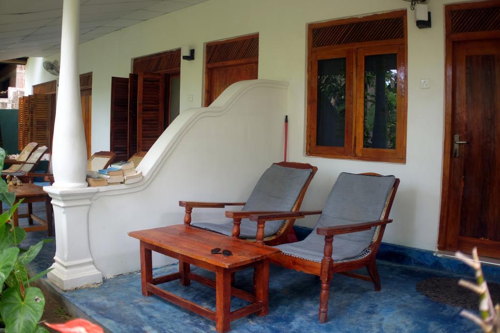 Sansala Guesthouse & Restaurant Тангалла Экстерьер фото
